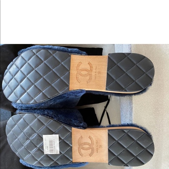 ‼️ SOLD ‼️ New - Fur Lambskin CC Mules Sandals - Picture 9 of 12